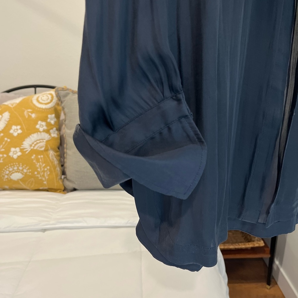 Banana Republic Silk Navy Button Down Shirt - Picture 3 of 5